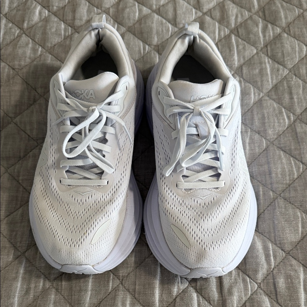 Hoka White BONDI 8 size 9wide